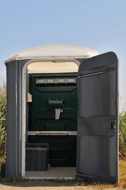 Porta potty rental for outdoor events in Manito, IL